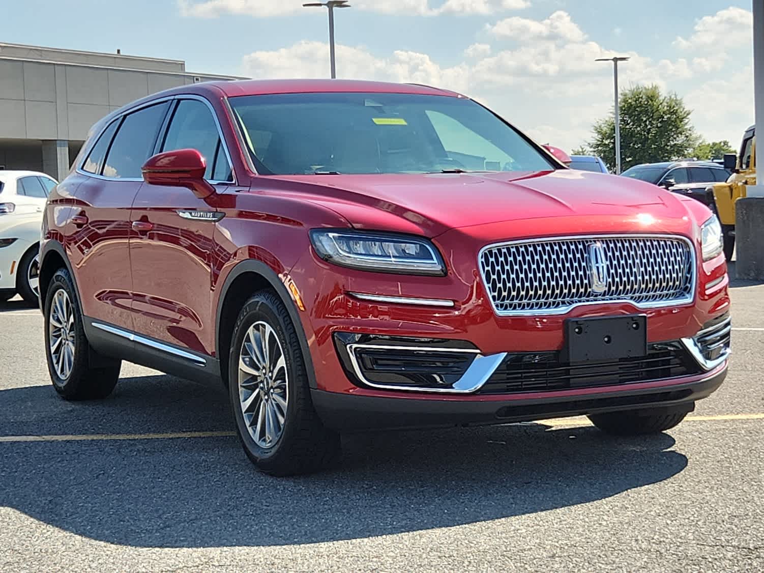 2020 Lincoln Nautilus Standard photo 2