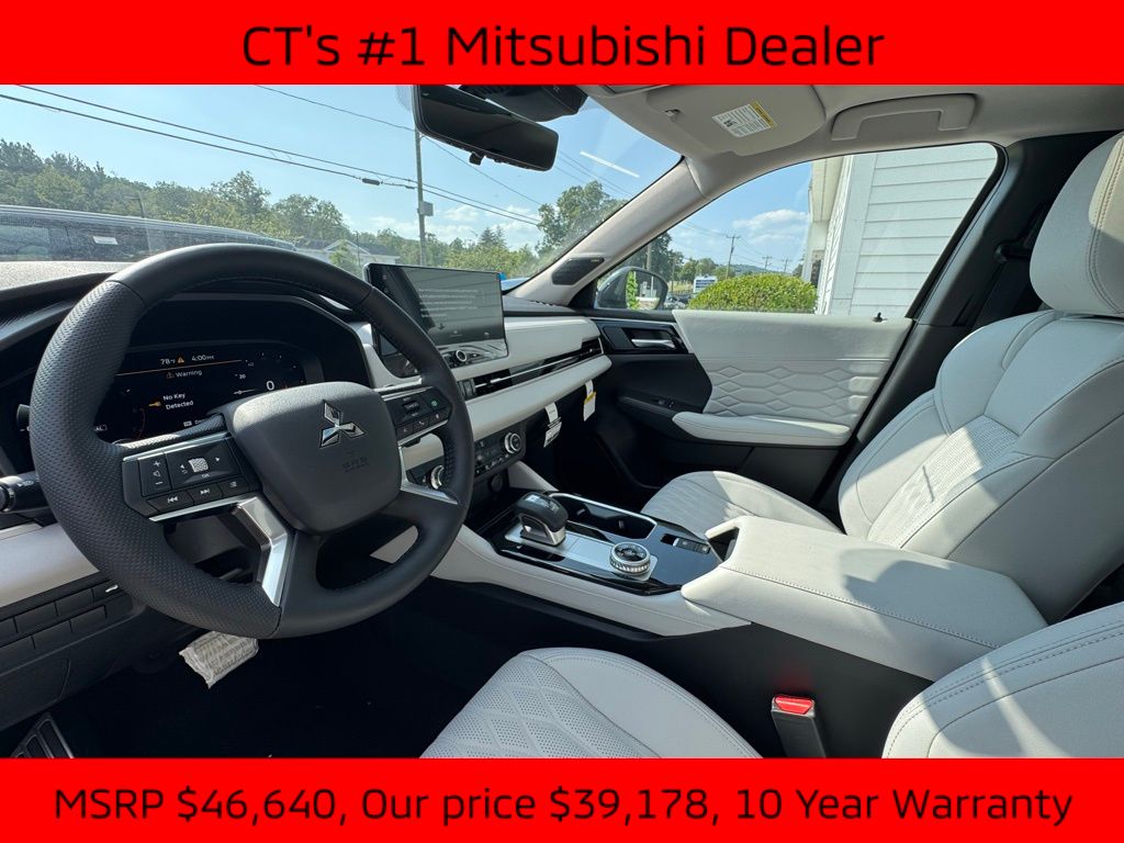 2025 Mitsubishi Outlander SEL photo 6
