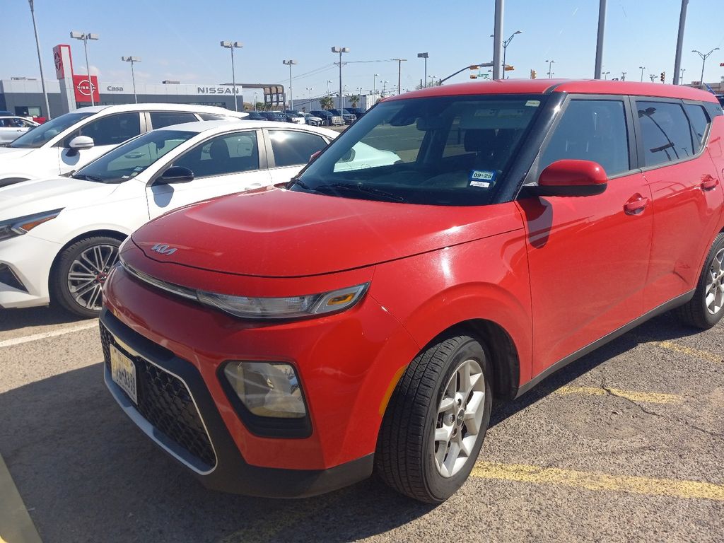 2022 Kia Soul LX photo 3