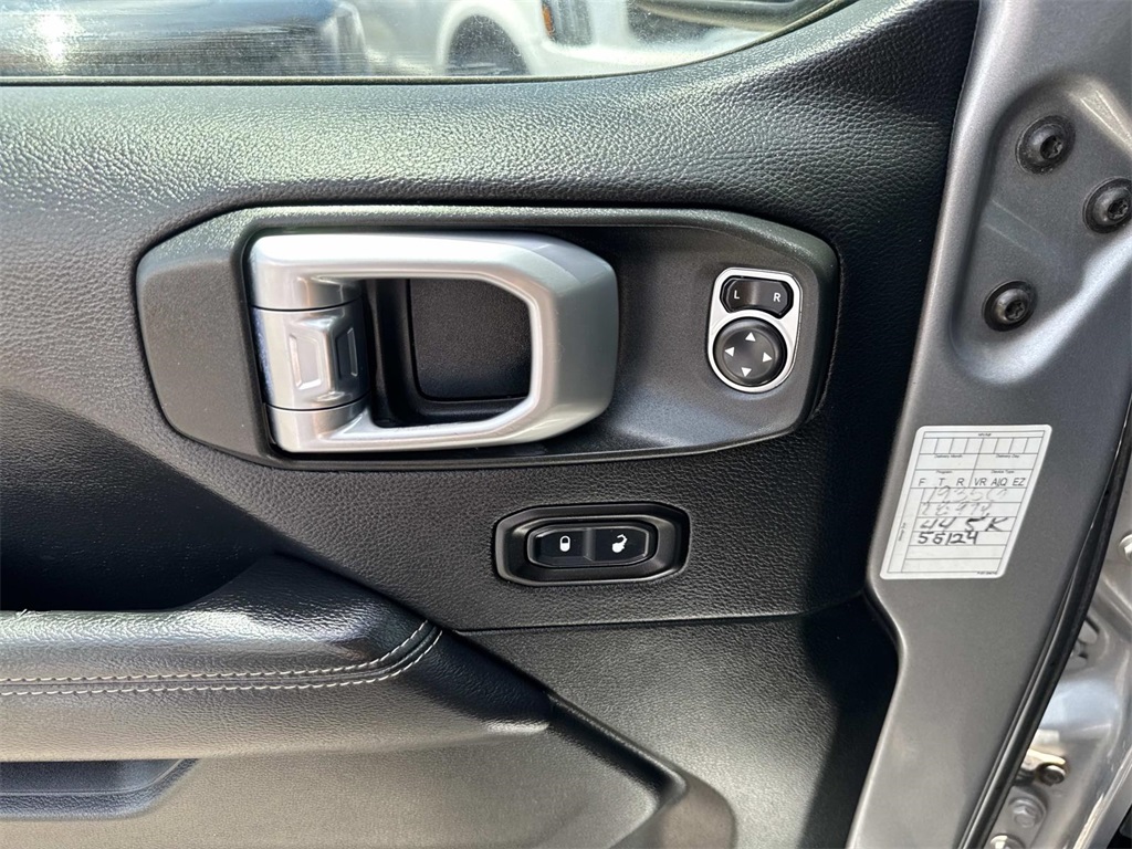 2020 Jeep Wrangler Unlimited Sahara photo 38