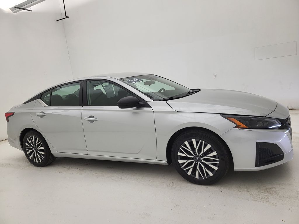 2024 Nissan Altima SV