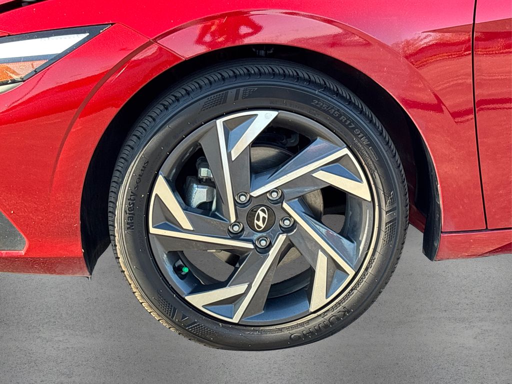 2025 Hyundai Elantra SEL Sport photo 13
