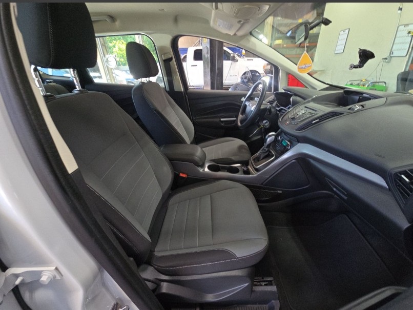 2016 Ford C-Max Hybrid SE photo 15