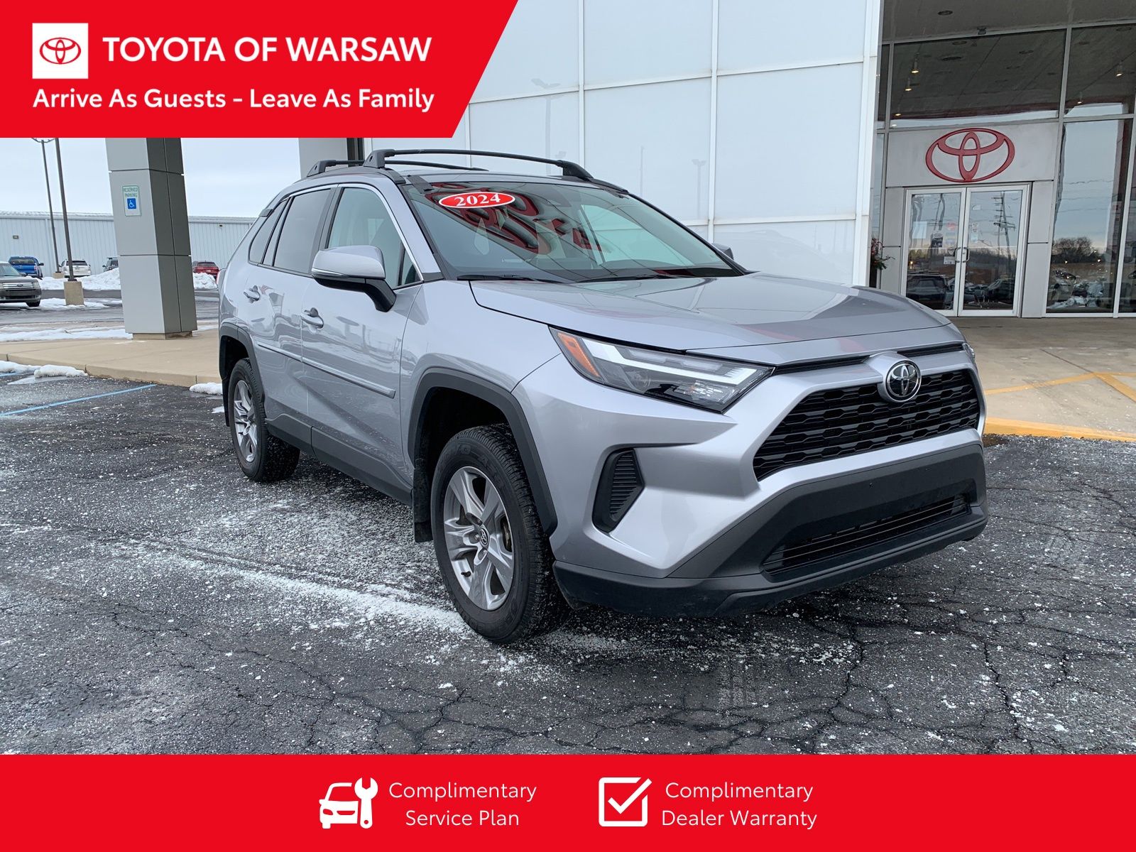 2024 Toyota RAV4 XLE's photo