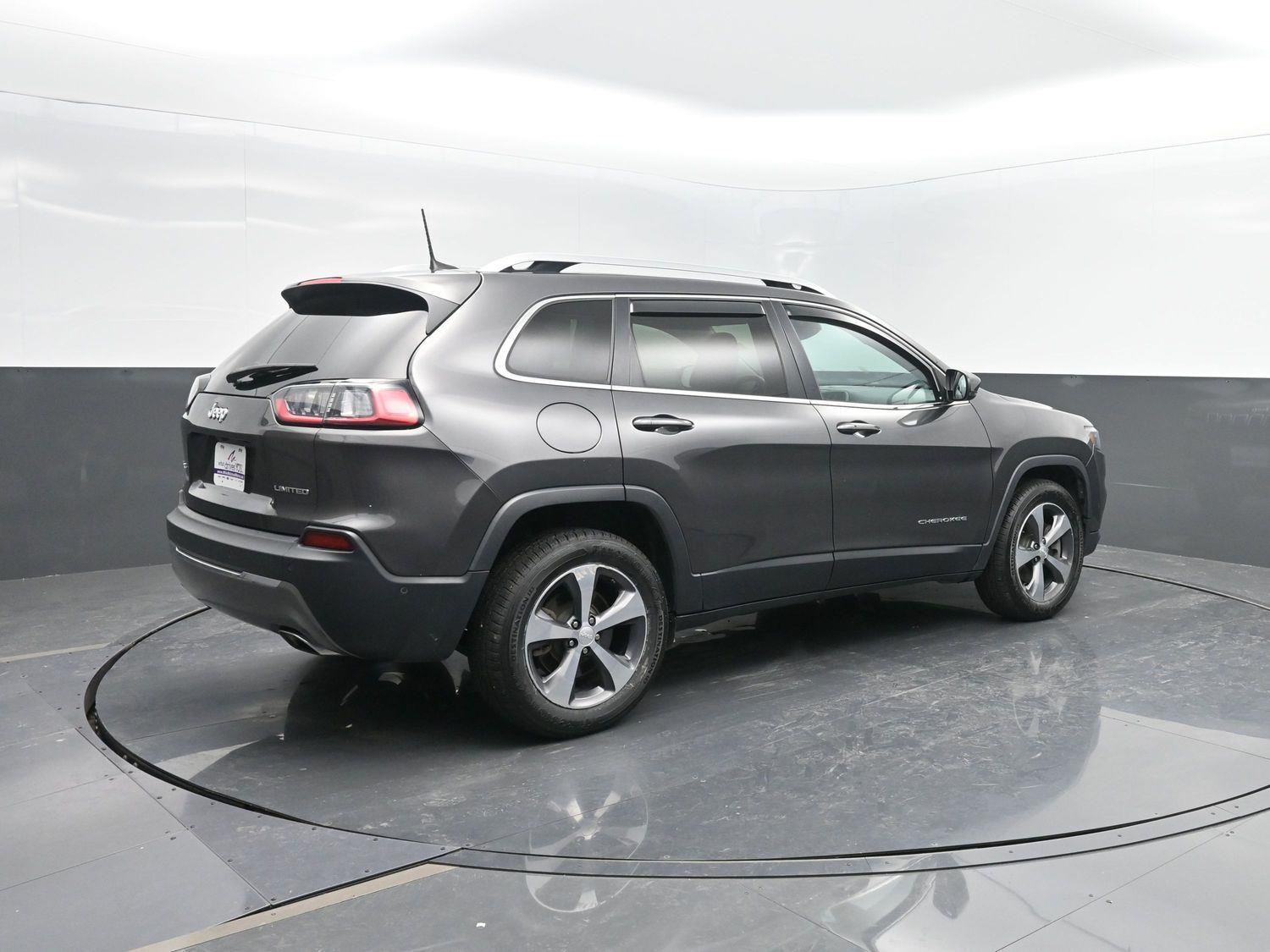 2019 Jeep Cherokee Limited's photo