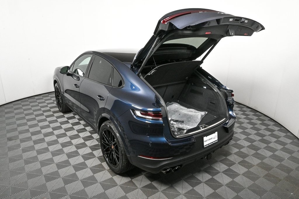 2026 Porsche Cayenne Coupe photo 30