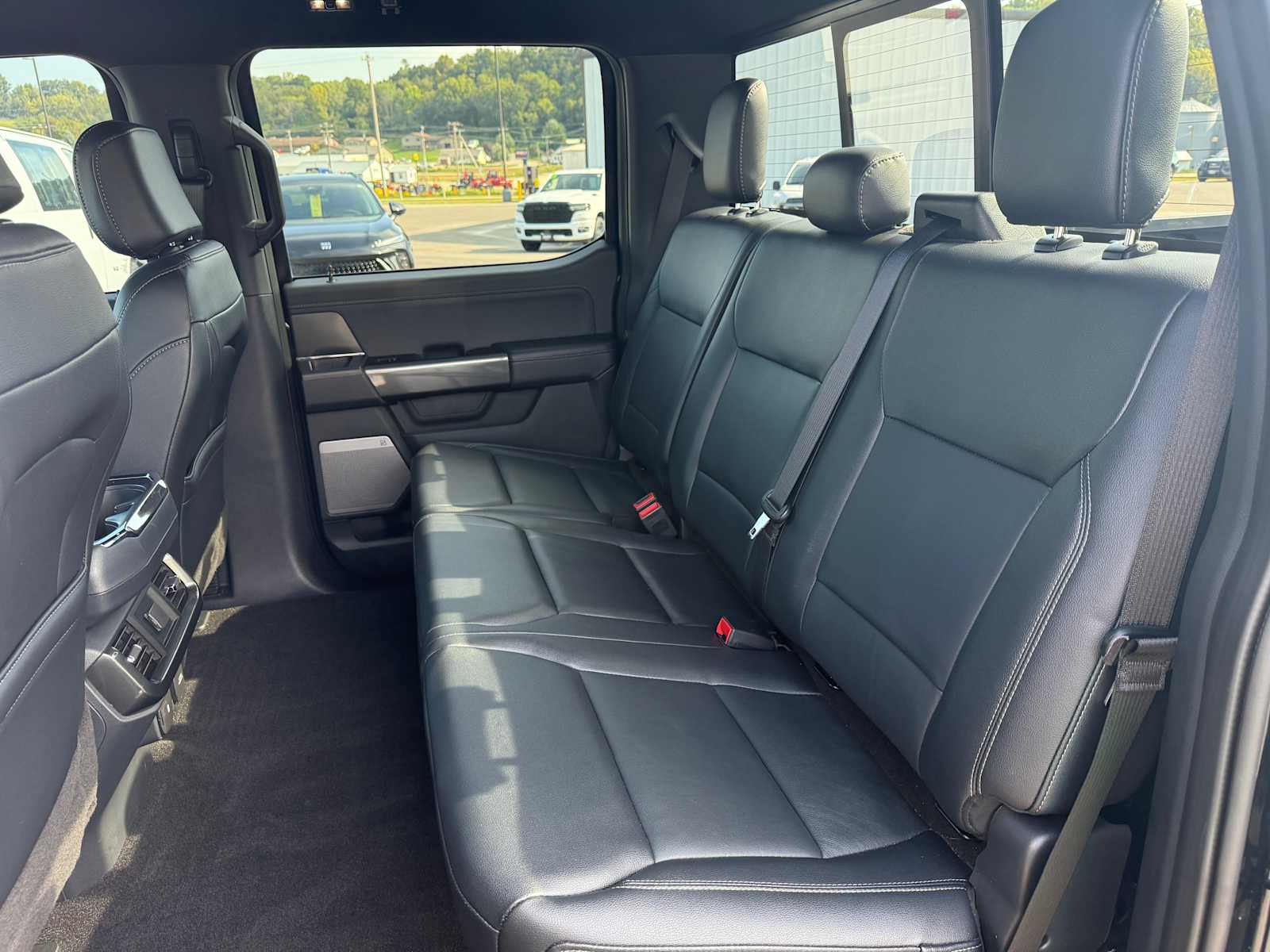 2023 Ford F-150 XLT photo 40