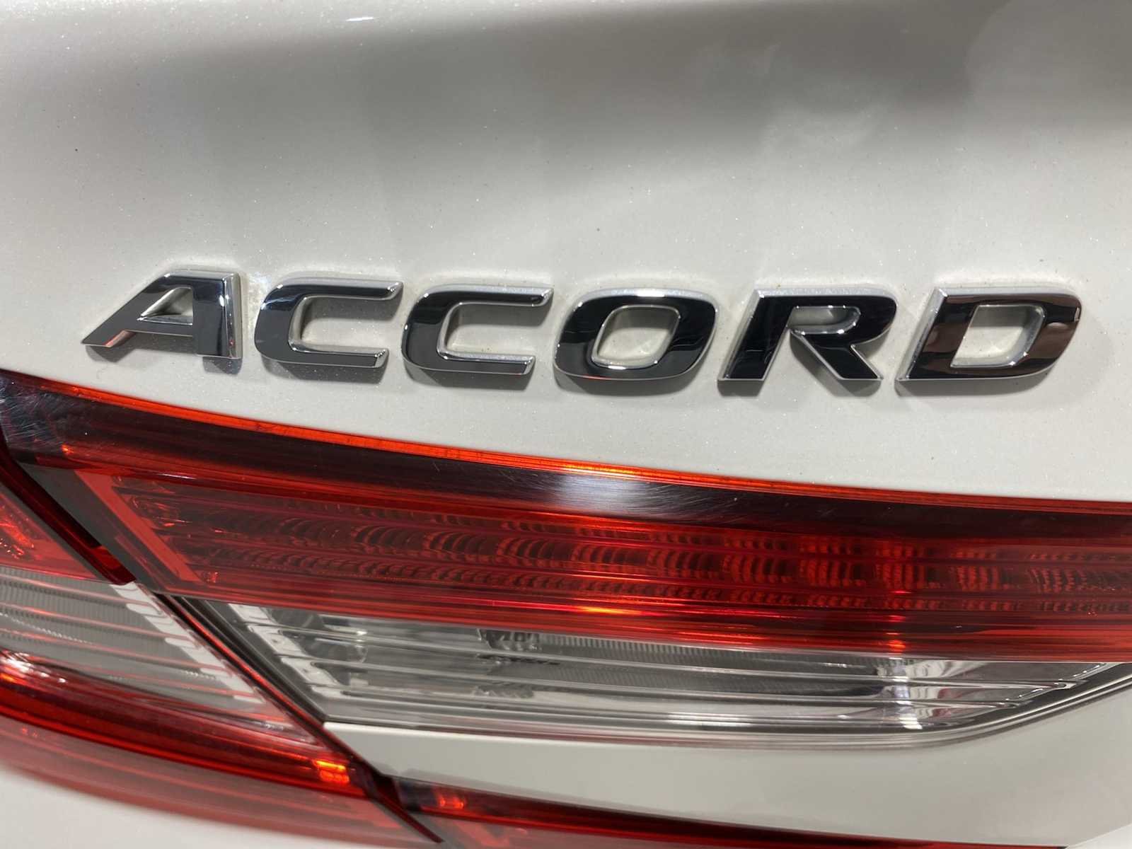 2018 Honda Accord LX 1.5T photo 7