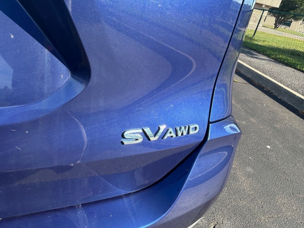 2018 Nissan Rogue SV photo 10