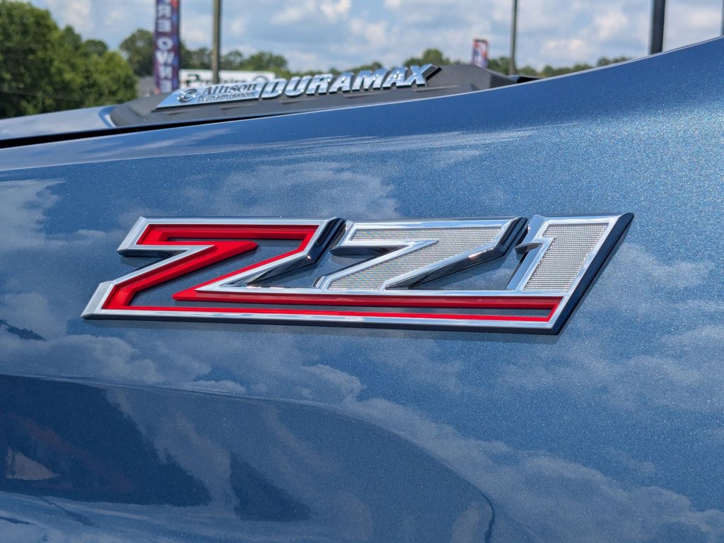 2025 Chevrolet Silverado 3500HD LT photo 24