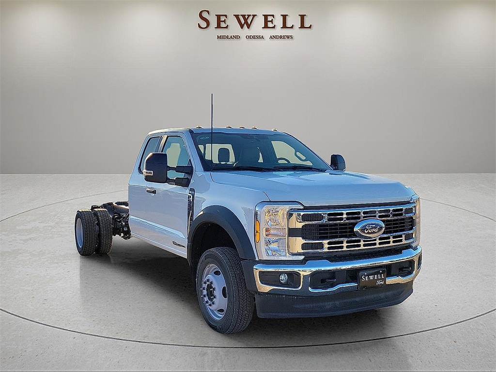 2024 Ford F-550 Super Duty Chassis Cab XL's photo