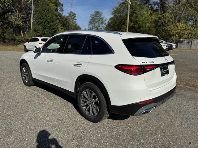 2026 Mercedes Benz GLC 300 4MATIC photo 2