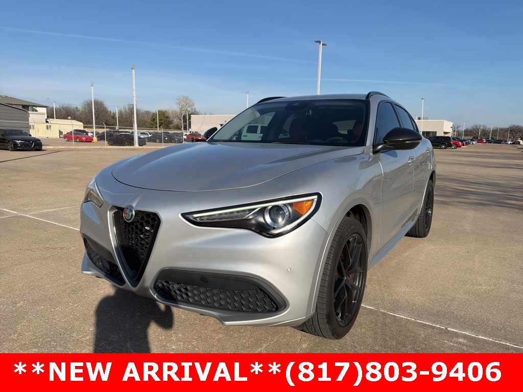 2020 Alfa Romeo Stelvio Sport's photo