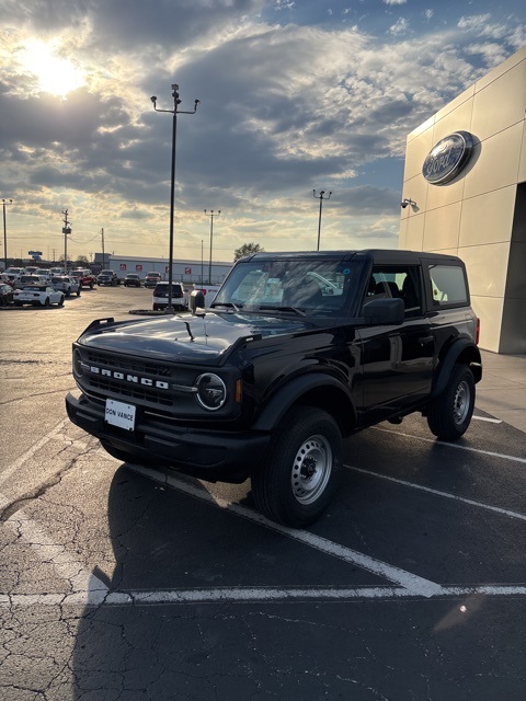 2025 Ford Bronco Base photo 7