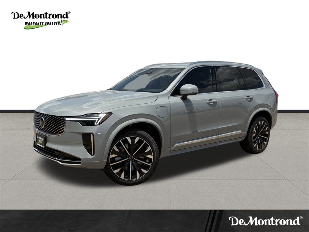 2025 Volvo XC90 Core's photo