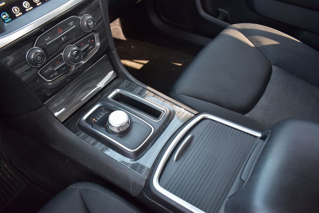 2018 Chrysler 300 Touring photo 13
