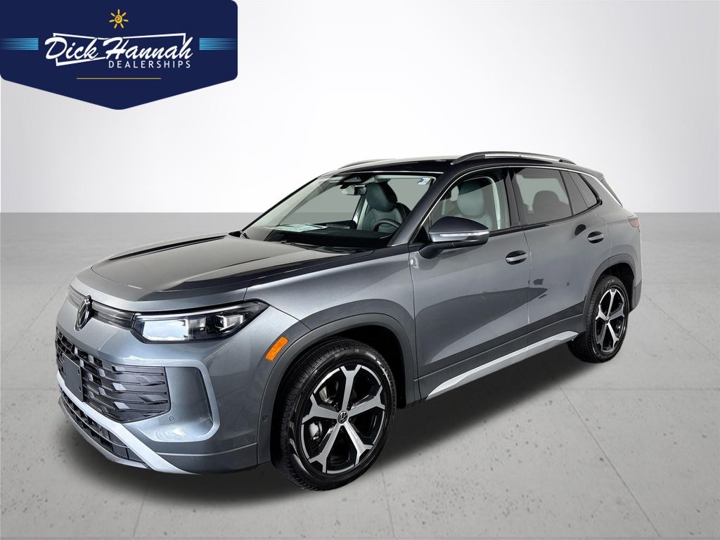 2025 Volkswagen Tiguan SE's photo