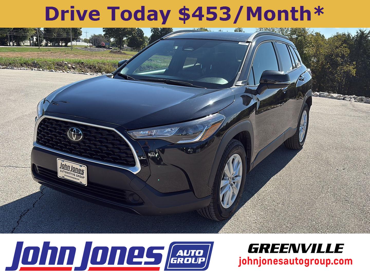 2024 Toyota Corolla Cross LE's photo