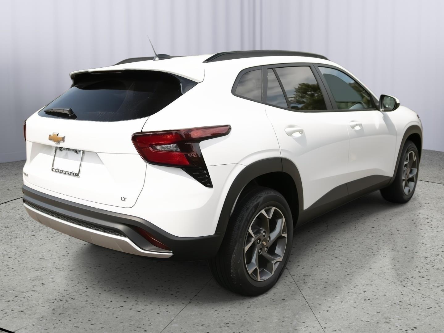 2025 Chevrolet Trax LT photo 5