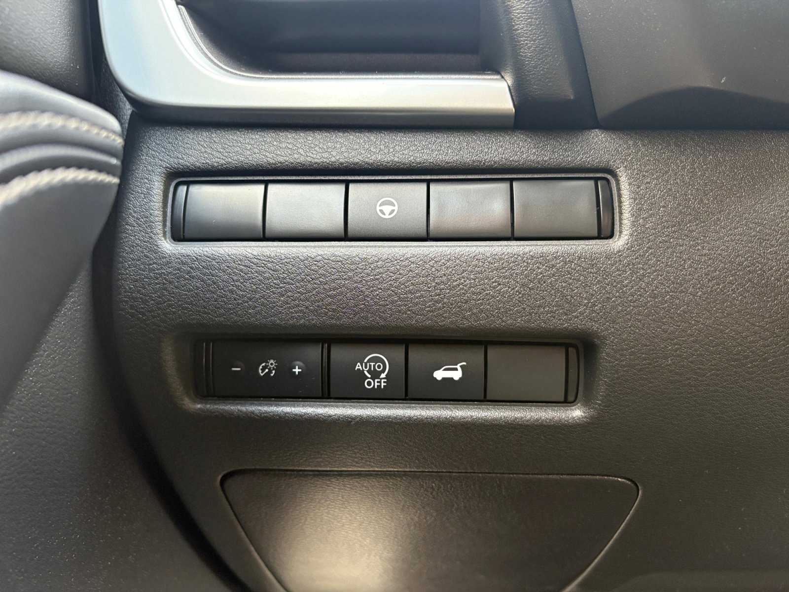 2024 Nissan Rogue SV photo 14