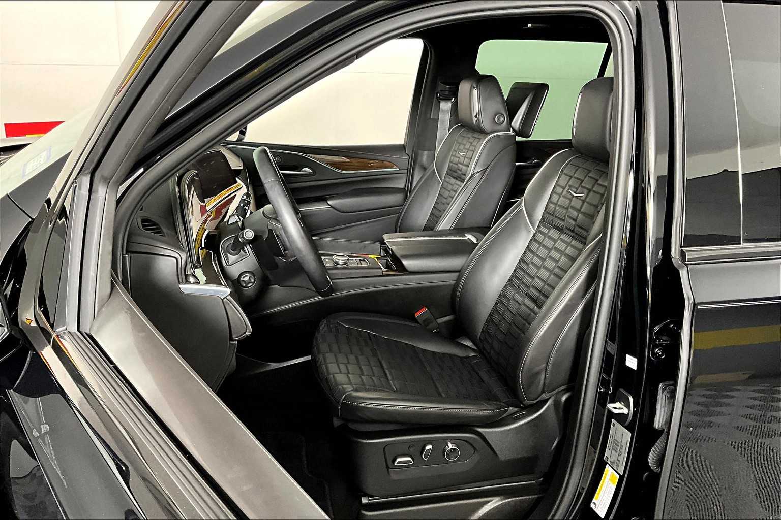2023 Cadillac Escalade Premium Luxury Platinum photo 7