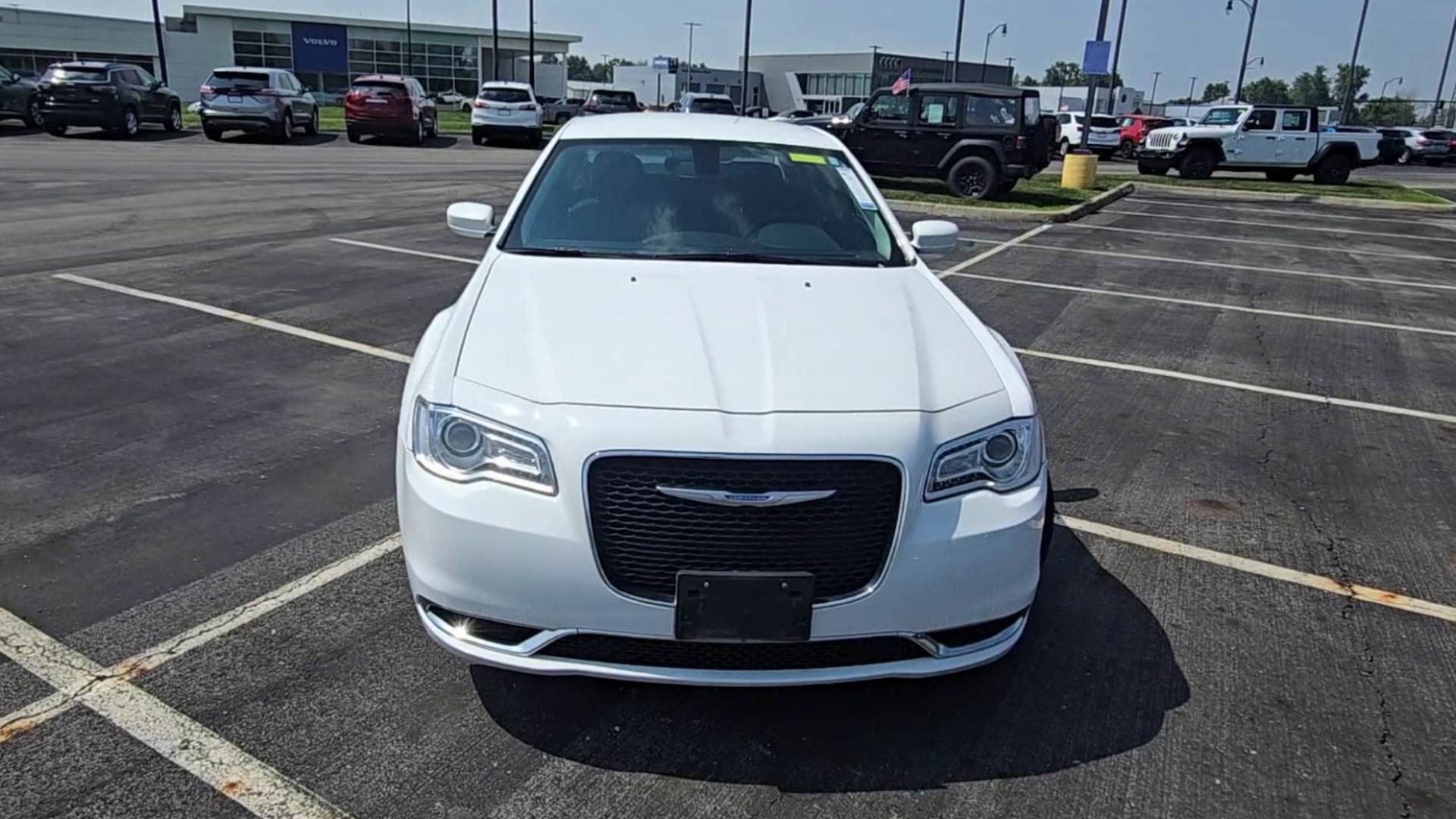 2022 Chrysler 300 Touring photo 37
