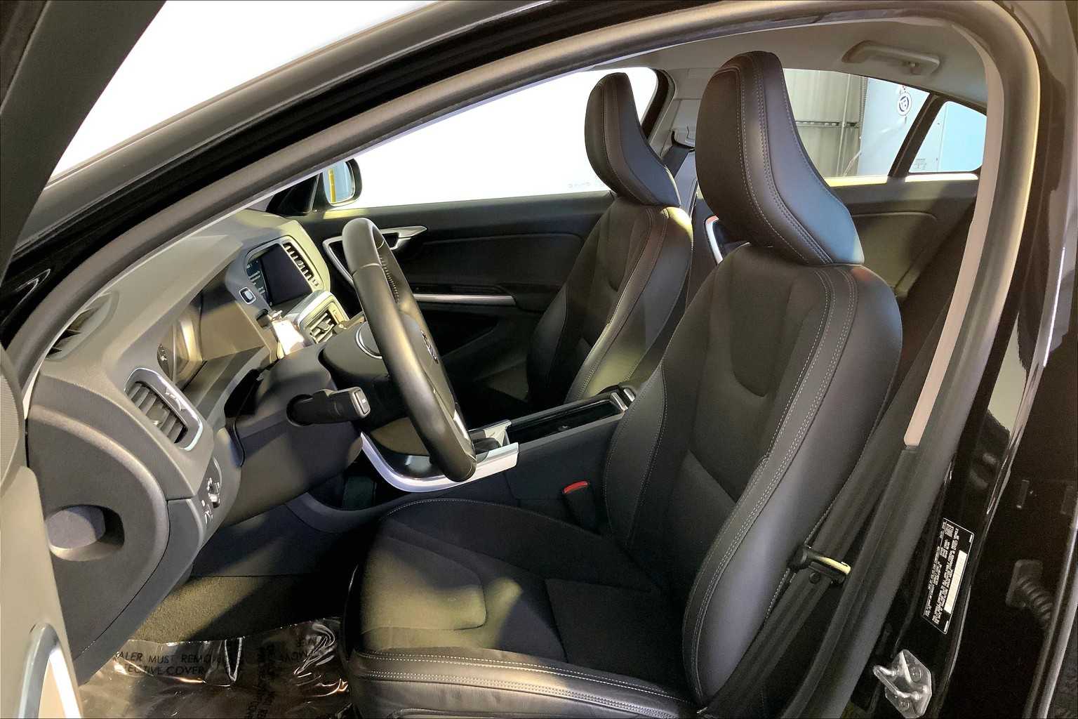 2015 Volvo S60 T5 Drive-E photo 8
