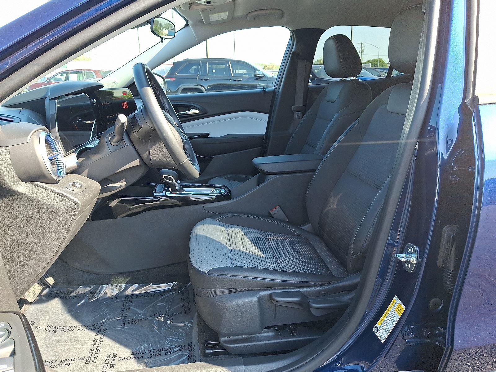 2024 Chevrolet Trax LT photo 12