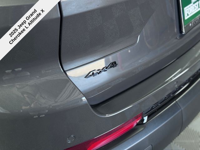 2025 Jeep Grand Cherokee Altitude X photo 8