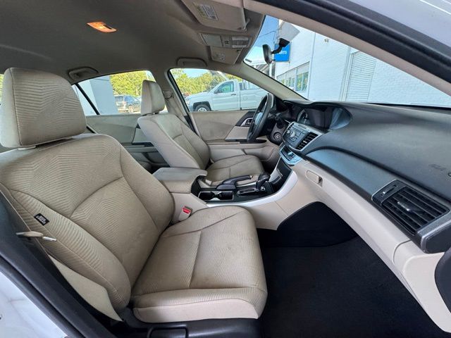 2015 Honda Accord LX photo 13