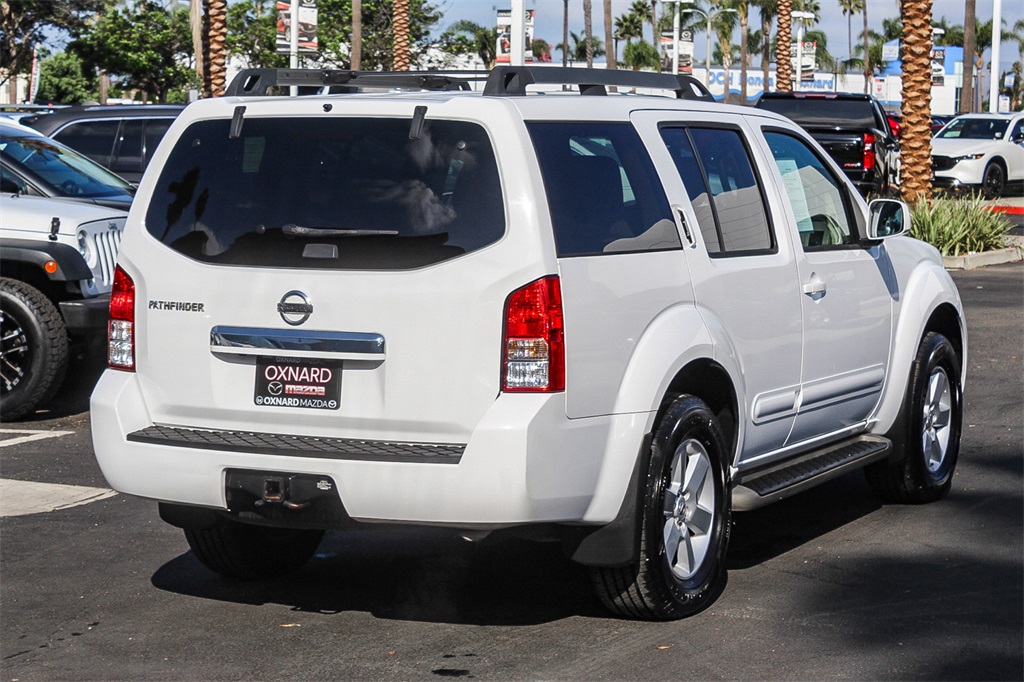 2012 Nissan Pathfinder SV photo 3