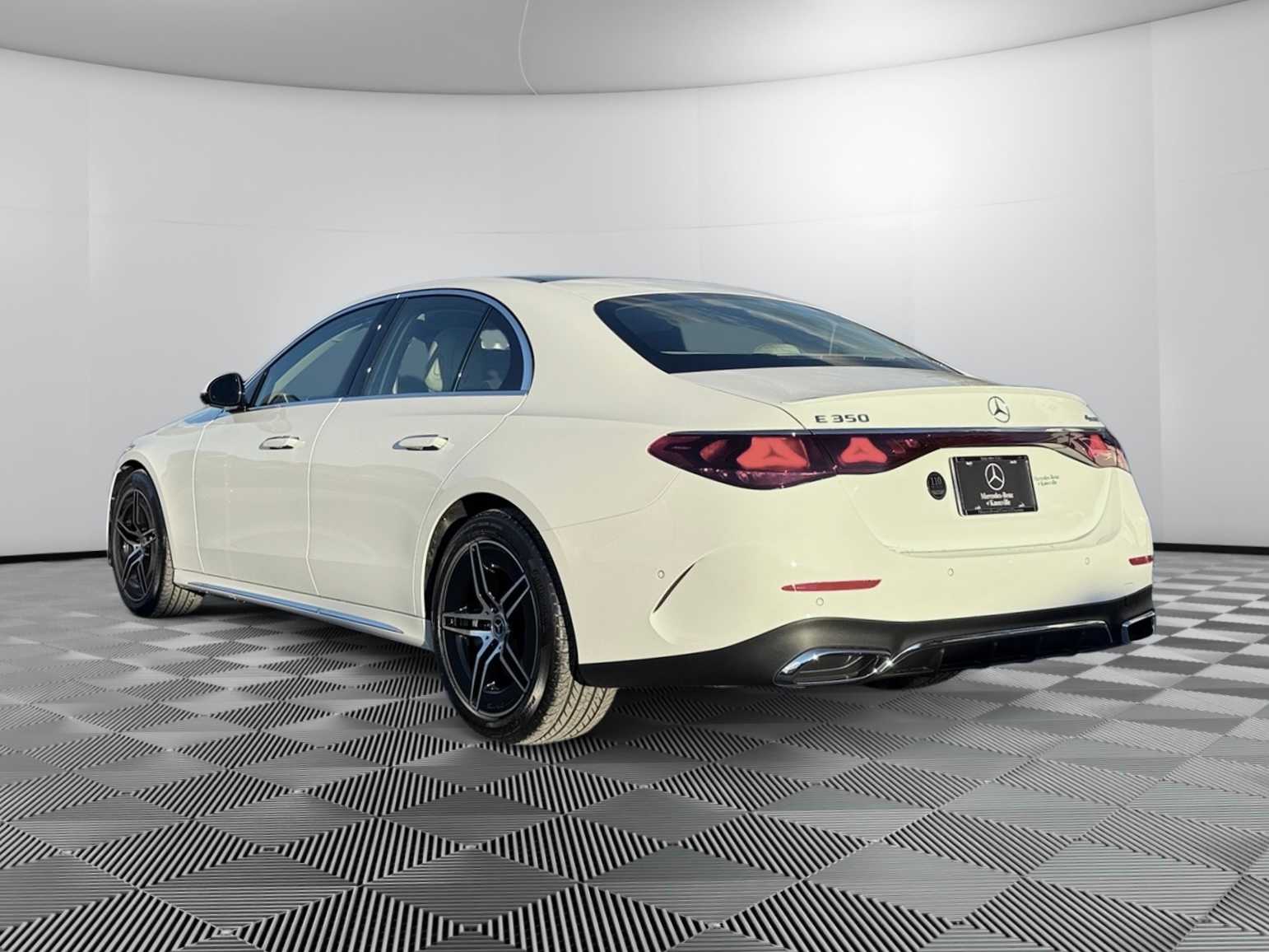 2025 Mercedes Benz E 350 photo 3