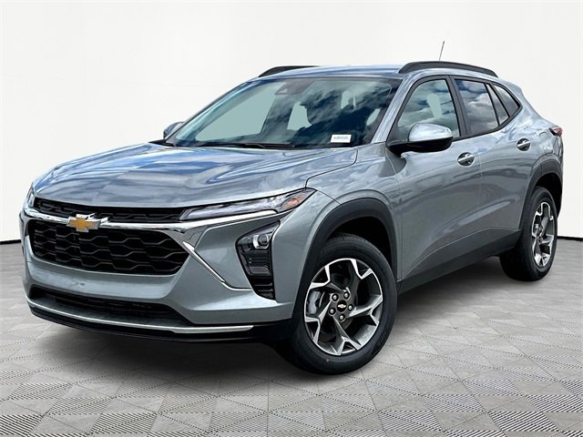 2025 Chevrolet Trax LT photo 3