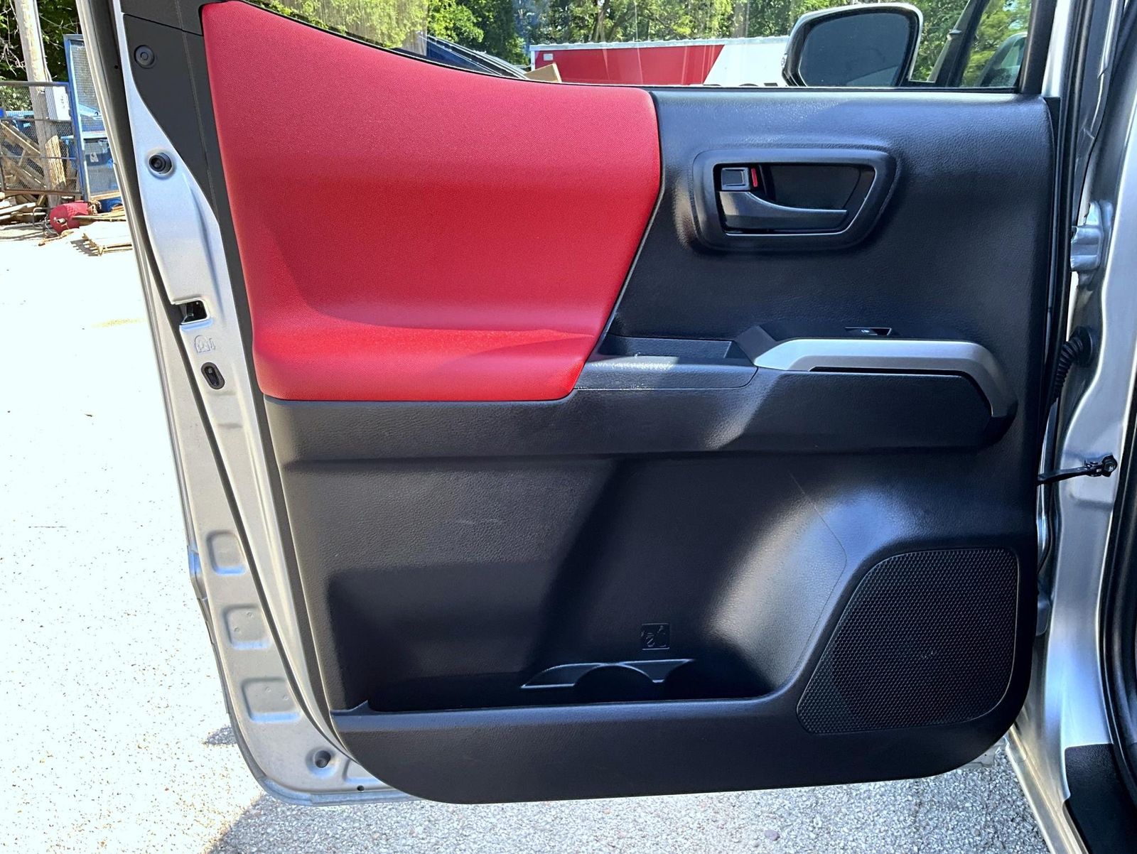 2023 Toyota Tacoma SR5 photo 17