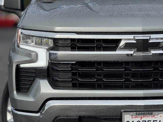 2025 Chevrolet Silverado 1500 LT photo 4