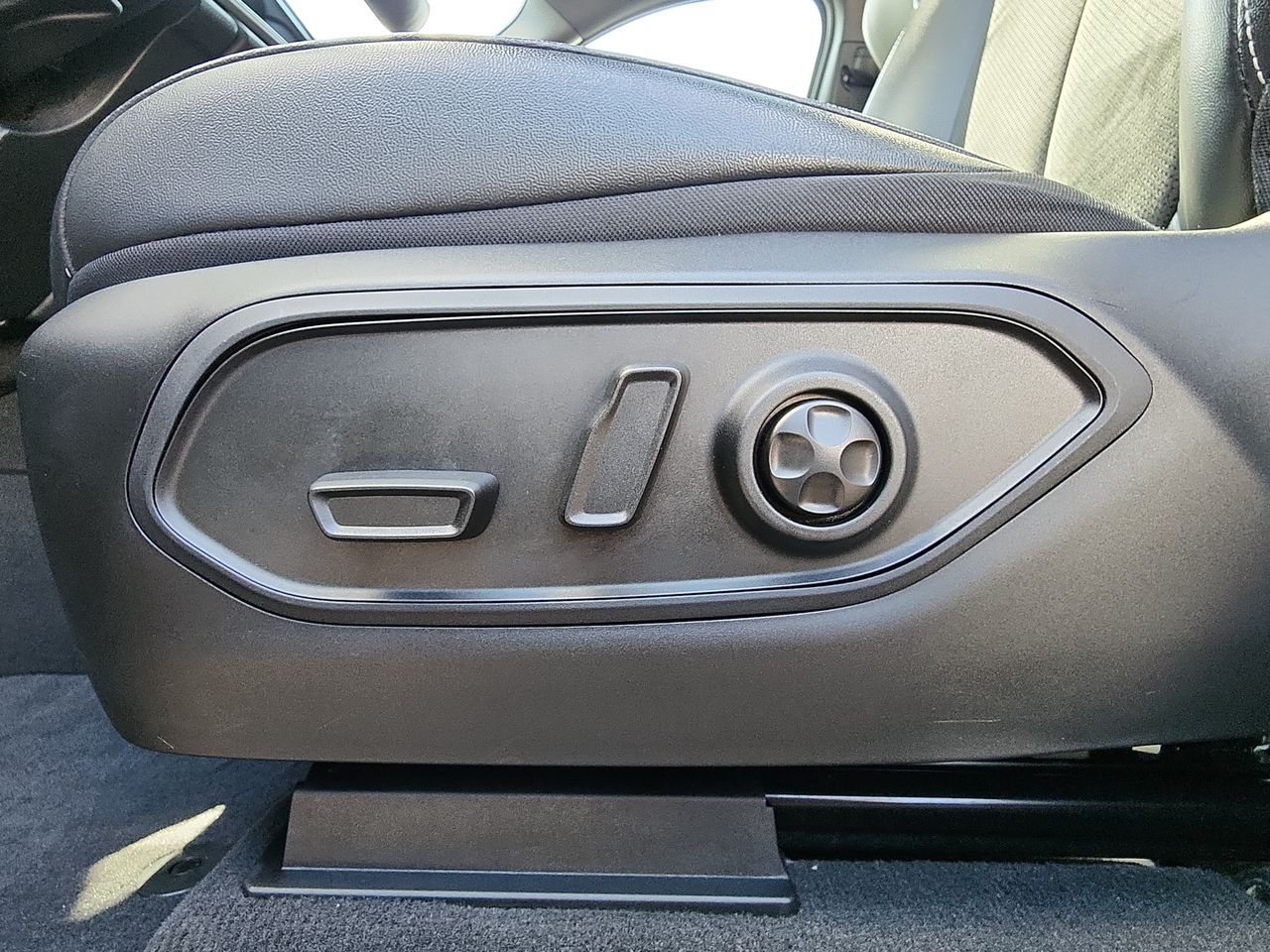2024 Jeep Grand Cherokee Altitude X photo 12
