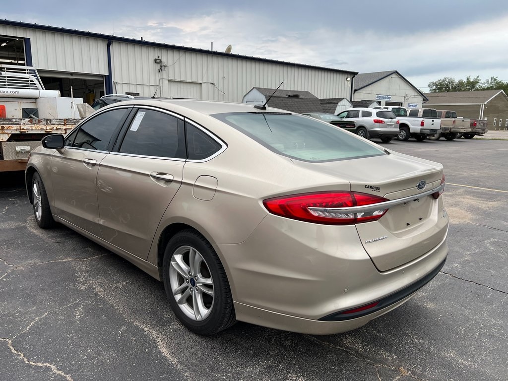 2018 Ford Fusion SE photo 3