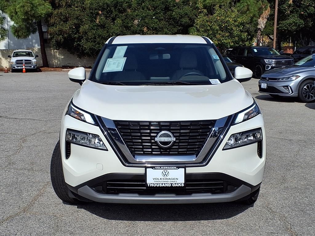 2023 Nissan Rogue SV photo 2