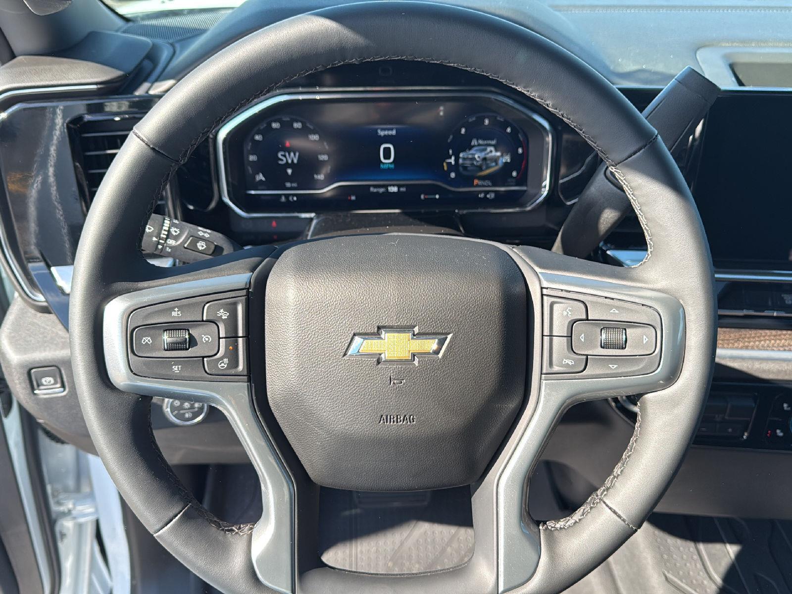 2025 Chevrolet Silverado 3500HD LT photo 15