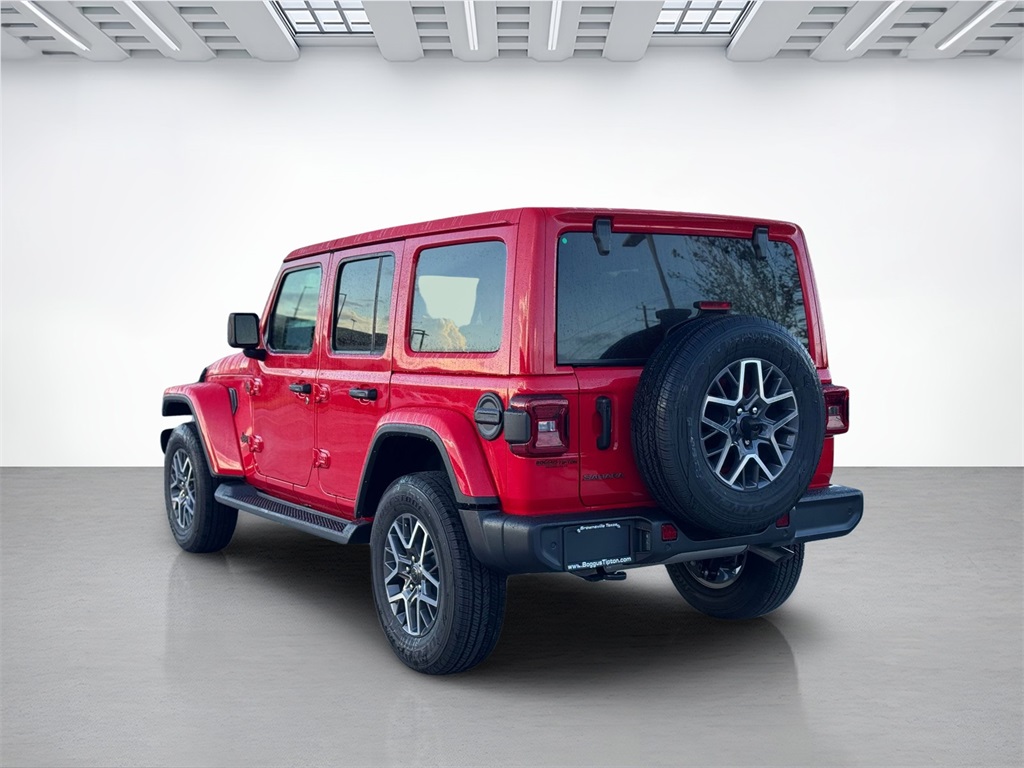 2025 Jeep Wrangler Sahara photo 5