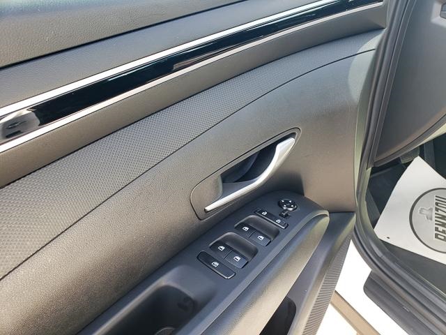 2023 Hyundai Tucson SE photo 9