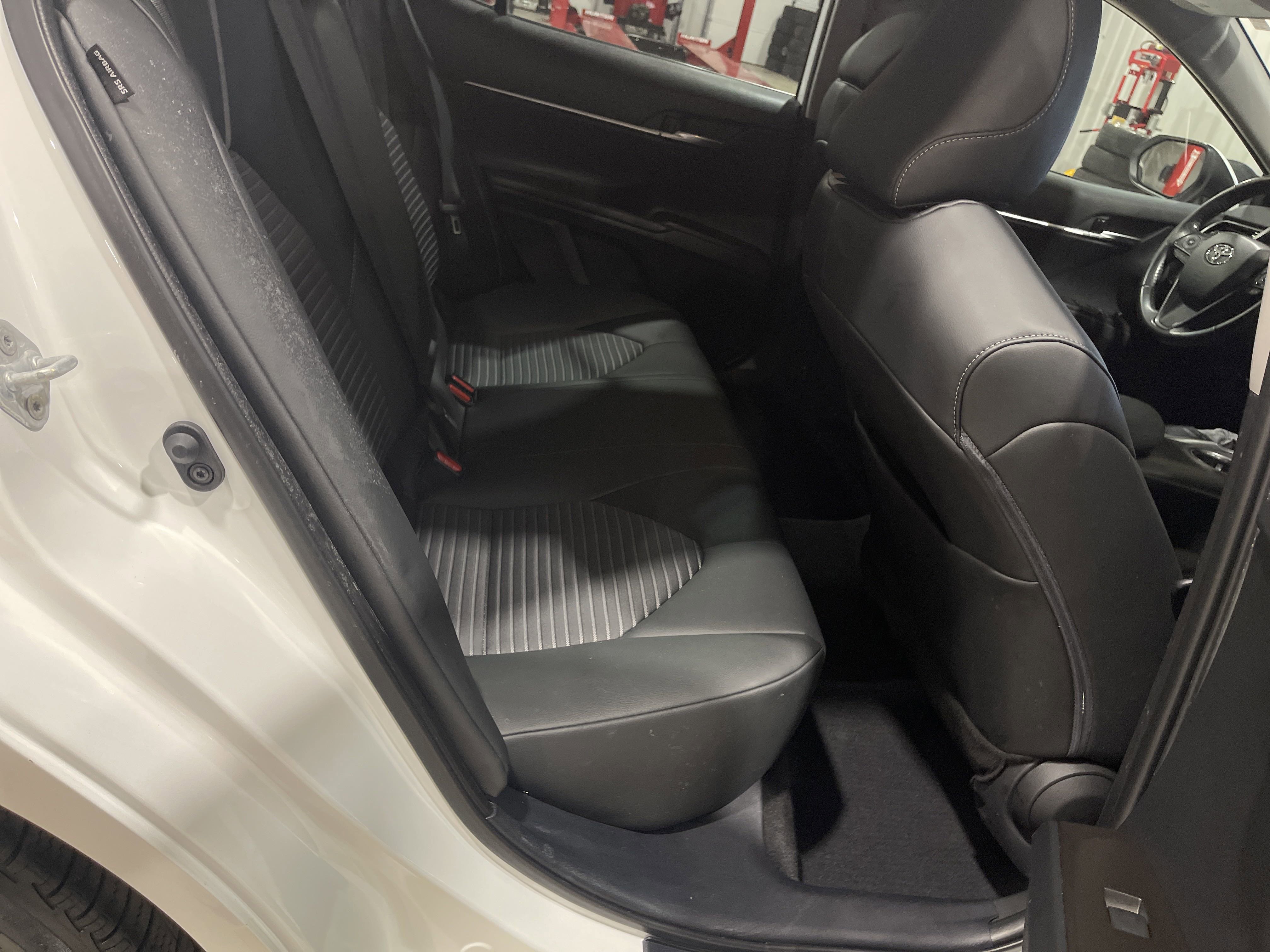 2022 Toyota Camry SE photo 13