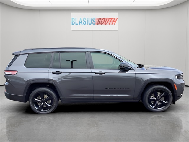 2021 Jeep Grand Cherokee Altitude photo 2