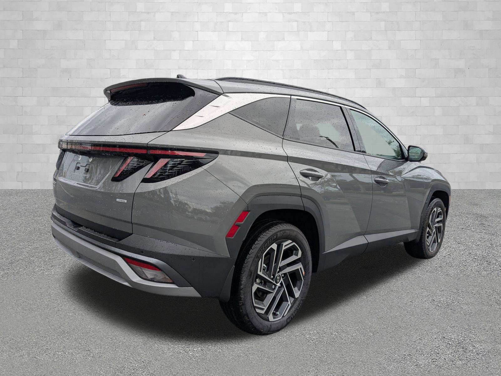 2025 Hyundai Tucson Limited photo 2