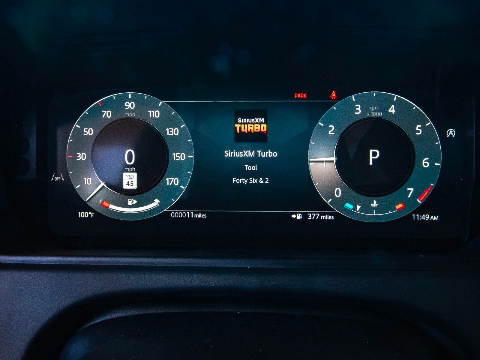 2026 Land Rover Range Rover Velar SE photo 9