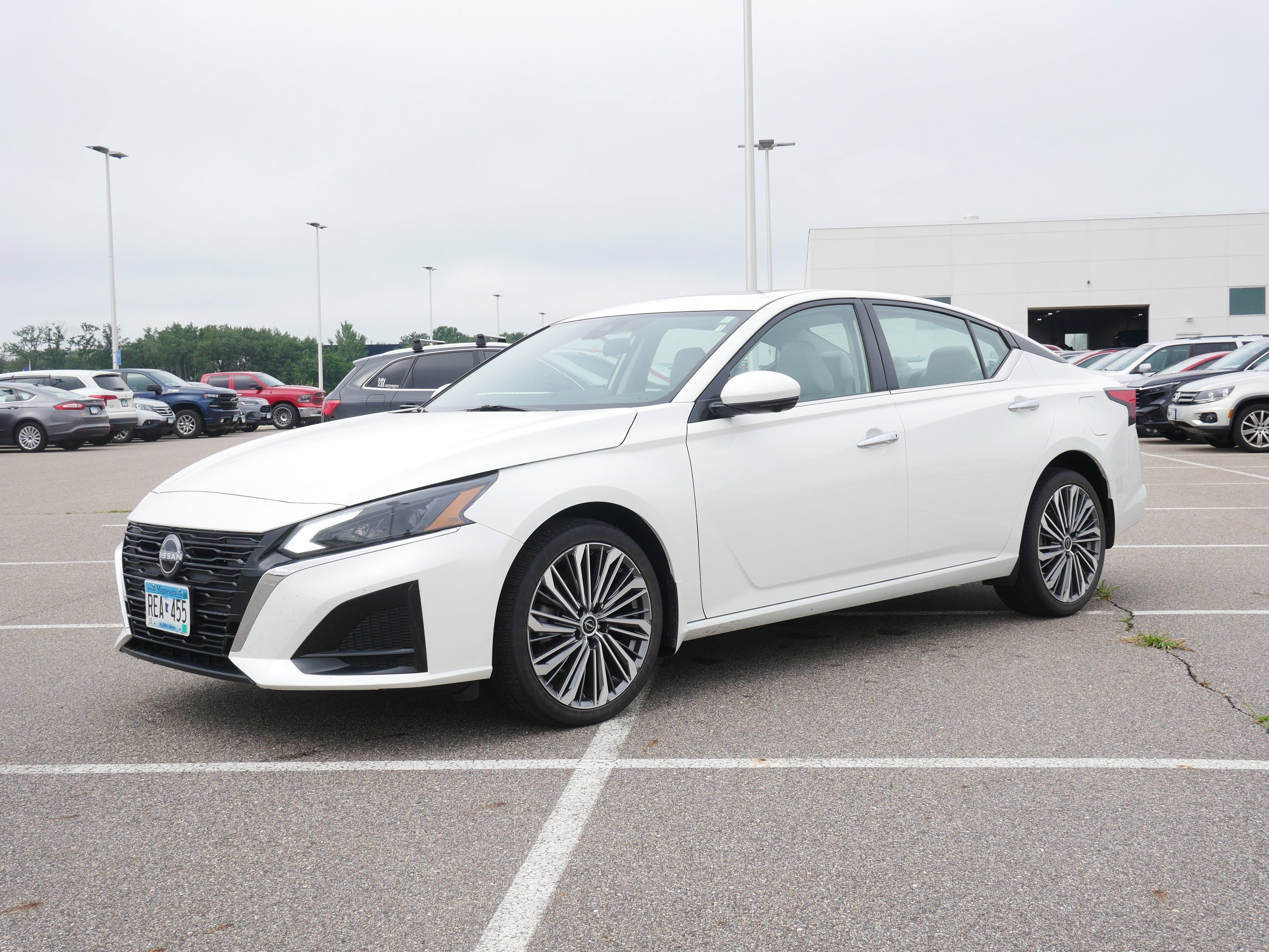 Used 2023 Nissan Altima SL with VIN 1N4BL4EW3PN331341 for sale in Waite Park, Minnesota