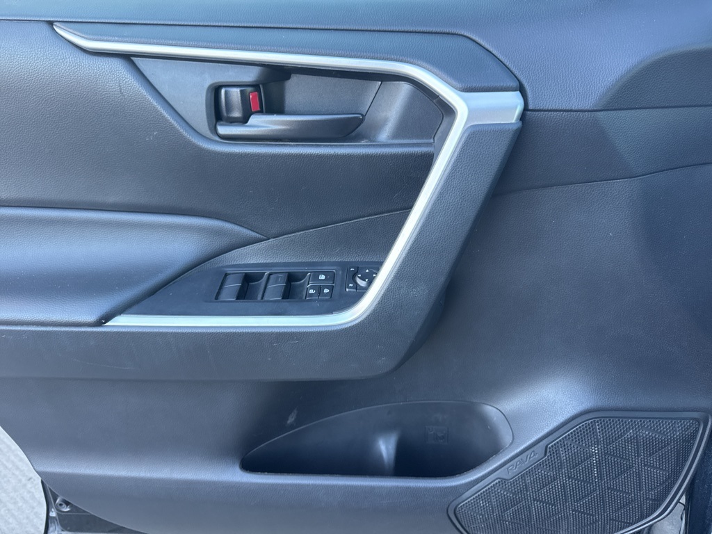 2024 Toyota RAV4 LE photo 22