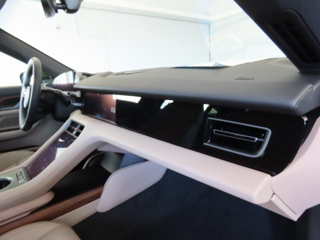 2025 Porsche Taycan 4S photo 9