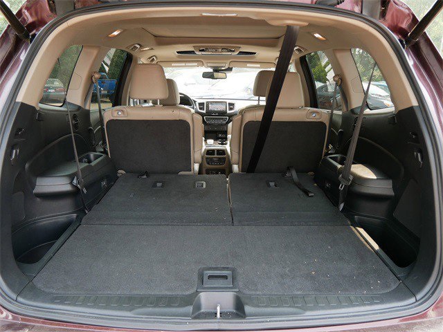 2016 Honda Pilot Elite photo 16