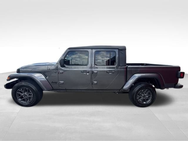 2025 Jeep Gladiator Sport S photo 3